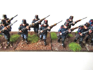A60 FRANCO PRUSSIAN WAR - FRENCH INFANTRY MODELS X 18 28MM WELL PAINTED METAL - Picture 1 of 8