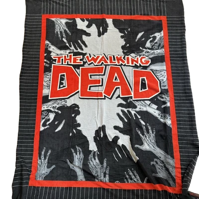 Cobertor de lã The Walking Dead painel tecido faça você mesmo 63 L x 52 L preto vermelho zumbi - Imagem 1 de 4