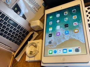 Apple iPad mini 2 (32gb) Wi-Fi (A1489) Keyboard Folio {iOS12}88% * Jailbroken - Afbeelding 1 van 12