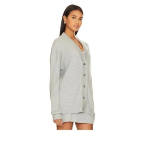 NUOVO! Maglione We Wore What Revolve Anthropologie maglia cavo grigio Varsity M/L $138 - Foto 1 di 15