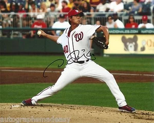 FOTO 8X10 FIRMATA CHIEN-MING WANG WASHINGTON NATIONALS CON CERTIFICATO DI AUTENTICITÀ - Foto 1 di 1