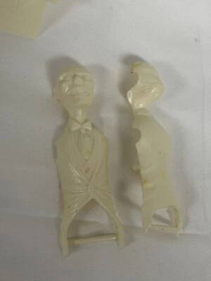 Haunted Manor The Grave Robber's Reward SELECT PIECES - Image 1 of 4