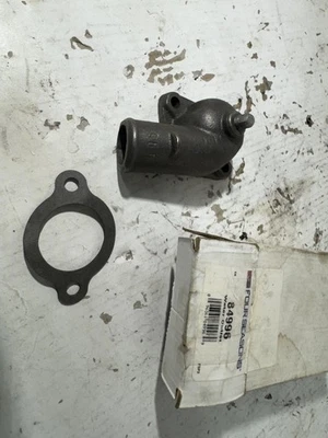 Four Seasons 84996 Salida de Agua Termostato Carcasa GM Cavalier Lumina 2.8L 3.1L Foto 1 de 3