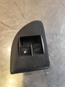 BOUTON COMMANDE COFFRE TRAPPE CARBURANT VOLKSWAGEN TOUAREG 5.0 TDI V10 7L6867375 - Picture 1 of 2
