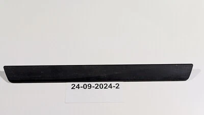 Placa puerta rasguño delantero derecho Toyota 67911-47050 Toyota Prius V 2012-2017 Foto 1 de 4