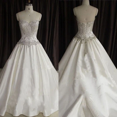 Preciosos Vestidos de Novia Cuentas Una Línea Satén Barrido Tren Vestidos de Novia Foto 1 de 4