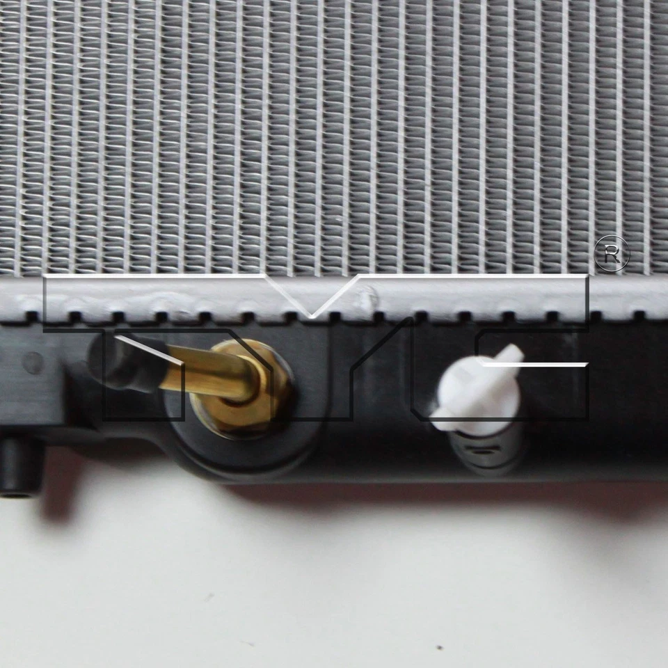 Conjunto de radiador TYC 13105 para Honda CR-Z Insight 10-16 Foto 1 de 4