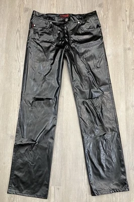 Pantalones Tripp NYC Thrashed de cuero sintético para hombre talla 32” Foto 1 de 4