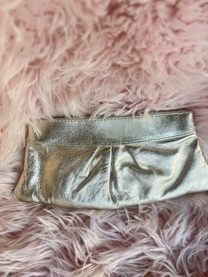 Embreagem Lauren Merkin - Imagem 1 de 4