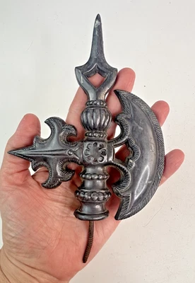 Antigua hoja de hacha alabarda vintage lanza brazo poste acabado tornillo en metal estaño Foto 1 de 4