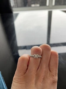 white gold engagement ring - Picture 1 of 4