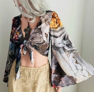 NWT Fabulous RENAISSANCE Art Print Tie-Front ANGEL SLEEVE Blouse TOP Small - Picture 1 of 12