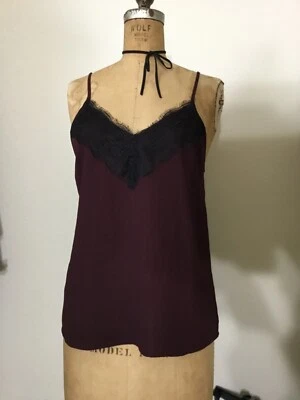 Camisola JLo Jennifer Lopez talla S color vid con ribete de encaje negro excelente estado Foto 1 de 4