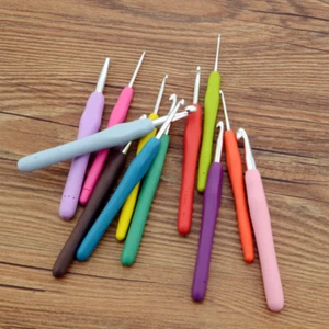 Juego de ganchos de ganchillo, aluminio, mango suave TPR multicolor, para tejido suéter hágalo usted mismo - Imagen 1 de 5
