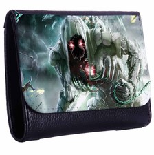 Criatura carregando um cemitério Tri-fold carteira com botão de bolso