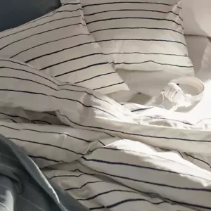 Ikea PAGODTRAD - Full/Queen Duvet cover and pillowcase(s) white/dark blue - NEW - Picture 1 of 8