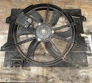 Ford Crown Victoria Electric Fan With Shroud Radiator Fan - Picture 1 of 4