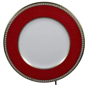 Wedgwood Ulander Powder Ruby 8" Salad Plate NEW IN BOX - Picture 1 of 1