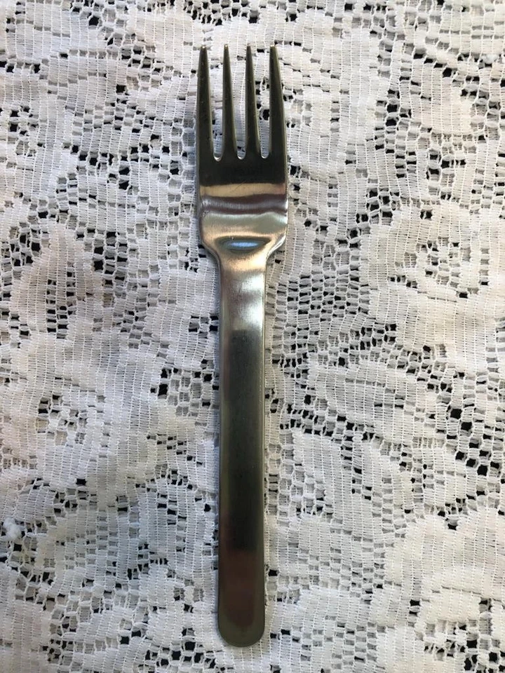 SPLENDIDE Blizzard STAINLESS 18/8 Salad FORK 6 1/2" KOREA NICE! - Image 1 of 1