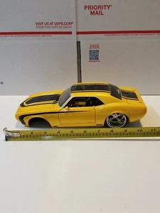 Yellow 1/18 1968 CHEVY CAMARO. NO BOX NEEDS fixing. No front Axle or back fin. - Picture 1 of 12