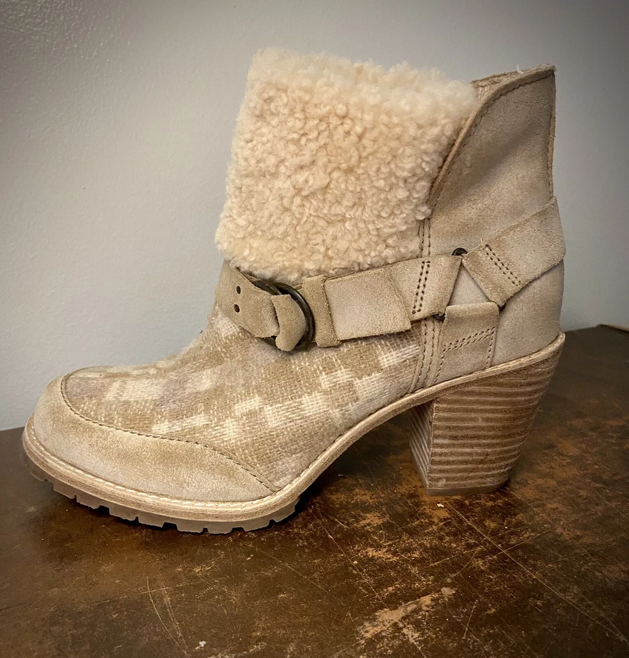 Woolrich Miss Alice Tan Wool Shearling Ankle Boots SZ 8 Snow Rubber Tread - Image 1 of 4