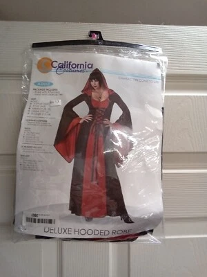 Womens Deluxe Hooded Robe. SIZE MEDIUM  8-10 - Image 1 of 4