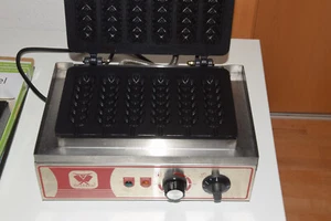 Beeketal Gastro Waffeleisen BWA-9 für Lolly-Waffeln / Waffeln Am Stiel - Bild 1 von 2