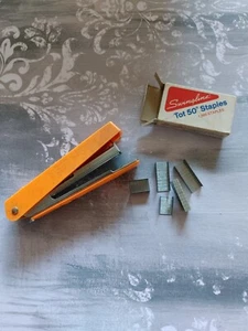 Vintage Plus 10 small orange stapler with some Swingline Tot 50 staples - Picture 1 of 6
