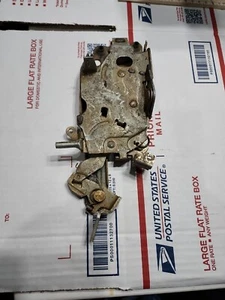 NOS GM 1968 CHEVROLET CAMARO PONTIAC FIREBIRD LEFT FRONT DRIVER DOOR LATCH ASSY - Picture 1 of 12