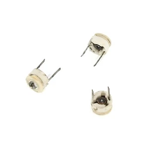 16 Stck. Trimmer Keramik Kondensatoren 1-5pF 160V 5 mm KT4-37 versilbert UdSSR NOS - Bild 1 von 3
