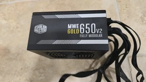 Fuente de alimentación Cooler Master MWE 650W 80 Plus Gold (enchufe EE. UU.) - Imagen 1 de 10