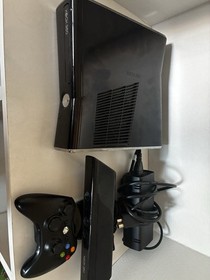 Microsoft Xbox 360 with Kinect 4GB Black Console