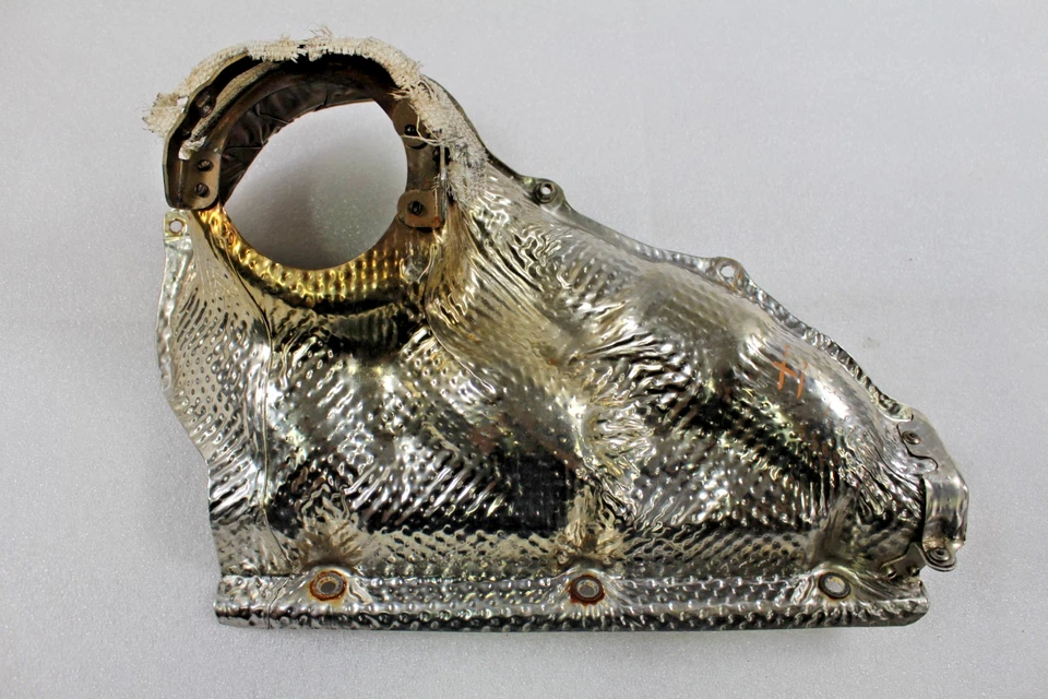 Ferrari 296 GTB, LH, izquierda, colector interior protector térmico, usado, P/N 784756 Foto 1 de 4