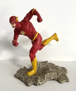 Schleich DC Comics Justice League THE FLASH 4 Zoll Lauffigur auf Sockel ~ 2014 - Bild 1 von 3