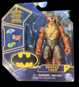 DC Batman Tech Bronze Tiger mit 3 mysteriösen Zubehör 4"" Spin Master 2022 - Bild 1 von 2