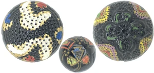 LOTE de botones de bola del suroeste con cúpula pequeña punta de vidrio negro antiguo de los años 1920-30 - Imagen 1 de 12