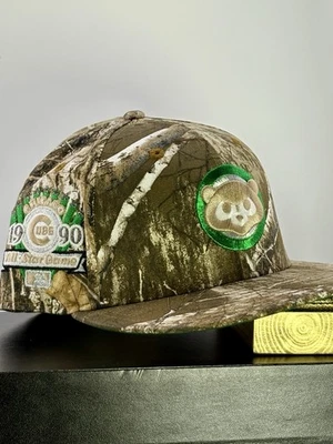 Chicago Cubs Realtree Edge 1990 ASG 59FIFTY Sombrero Ajustado 7 3/8 606 Ala Verde UV Foto 1 de 4