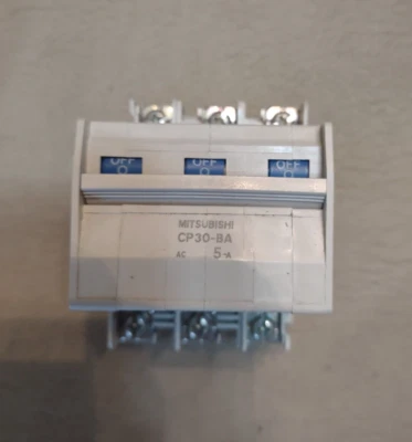 INTERRUPTOR DE CIRCUITO MITSUBISHI 7A, 3 POLOS, CP30-BA Foto 1 de 3