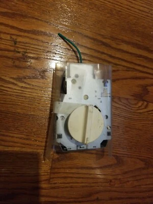 Temporizador de lavavajillas Frigidaire 154794201B con perilla - usado Foto 1 de 4