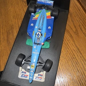 Mini Champs 1/118 Scale Benetton Show Car ‘99 - Picture 1 of 6