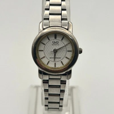 Reloj Mujer Q&Q Tono Plateado WR Acero Inoxidable 22mm Funcionando  Foto 1 de 4