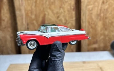 Franklin Mint 1955 Ford Fairlane Crown Victoria - Image 1 of 3