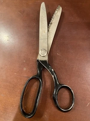 Wiss Shears Tooth Pinking 1970 Great Condition, Vintage 9” USA Made - Image 1 of 4