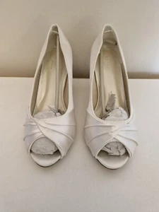 Size 5 Paradox London Ivory Satin Shoes - Picture 1 of 3