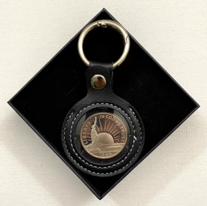 Llavero moneda medio dólar Liberty 1986 - Gran regalo para coleccionistas/fanáticos de la historia - Imagen 1 de 4