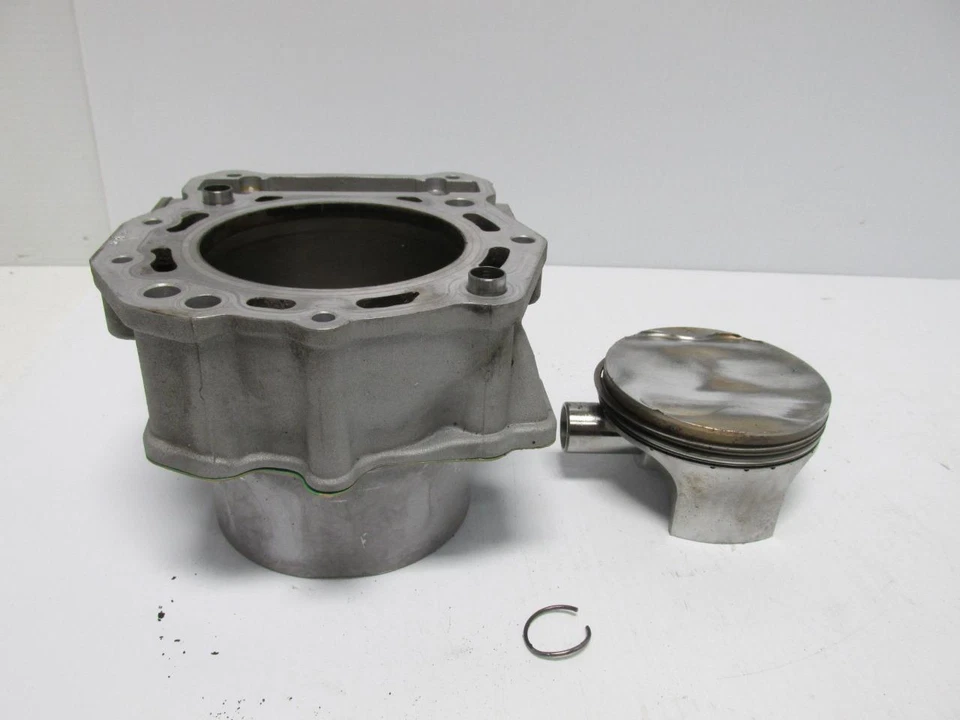 APRILIA SHIVER 750 OEM 07-10 ENGINE CYLINDER 848796 & PISTON 8482860001 - Imagem 1 de 4