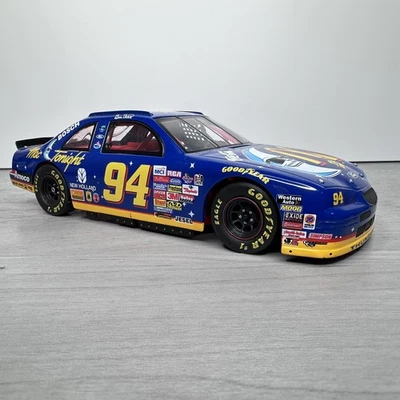 Casa rodante Bill Elliott #94 McDonald's "Mac Tonight" modelo fundido a presión escala 1:24 - 1997 RV-MM Foto 1 de 4