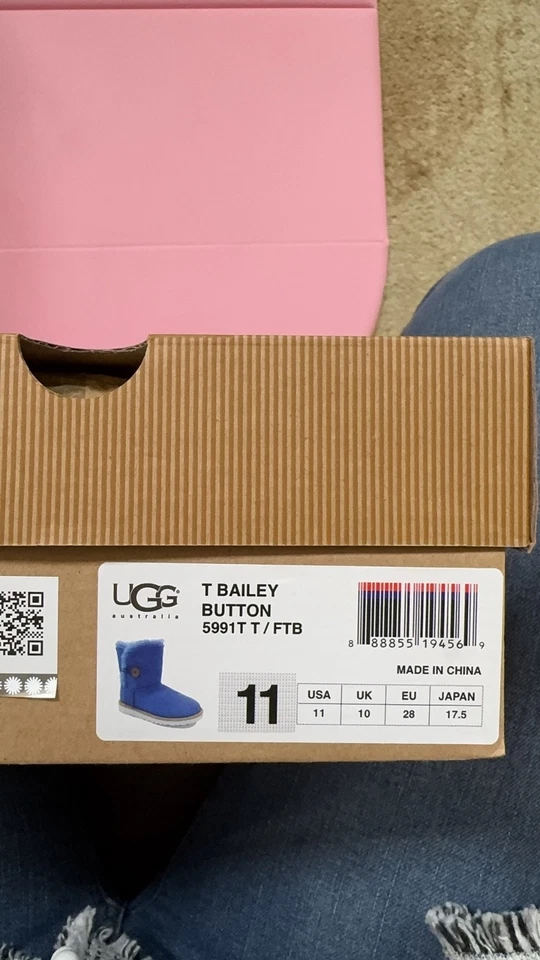 Botas de invierno forradas de piel de oveja Ugg para niños pequeños, azul DPPW Foto 1 de 1