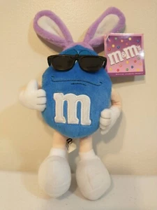 M&Ms Stofftier Plüsch 2001 blau plüschige Hasenohren & Sonnenbrille 9 Zoll Spielzeug neu mit Etikett - Bild 1 von 8
