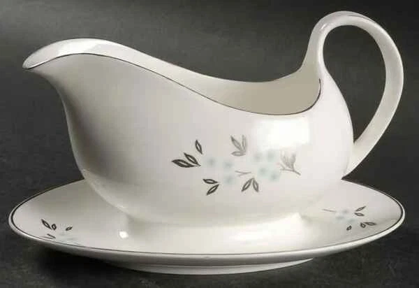 Royal Doulton Delphian China, barco Gravy con bandeja adjunta Foto 1 de 1